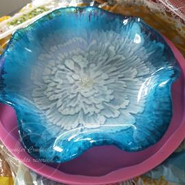 Beautiful blue resin bowl with flower design. Aucland resin workshops.